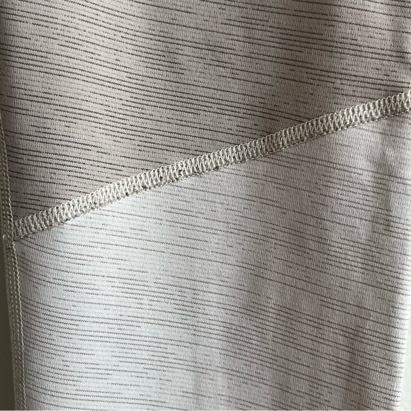 Outdoor Voices TechSweat 3/4 Two-Tone Leggings Coyote/Atmosphere Small - Picture 8 of 9